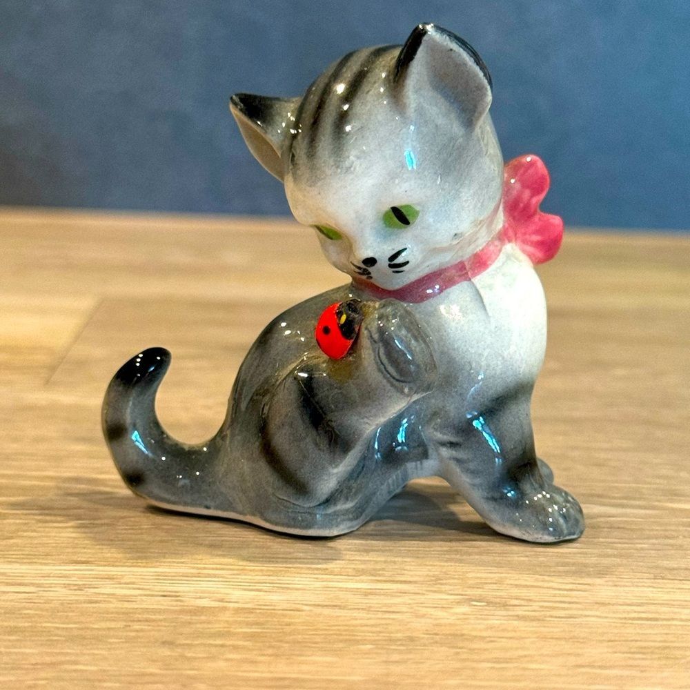 Vintage Mini Figurine Gray Tiger Striped Kitten With Ladybug